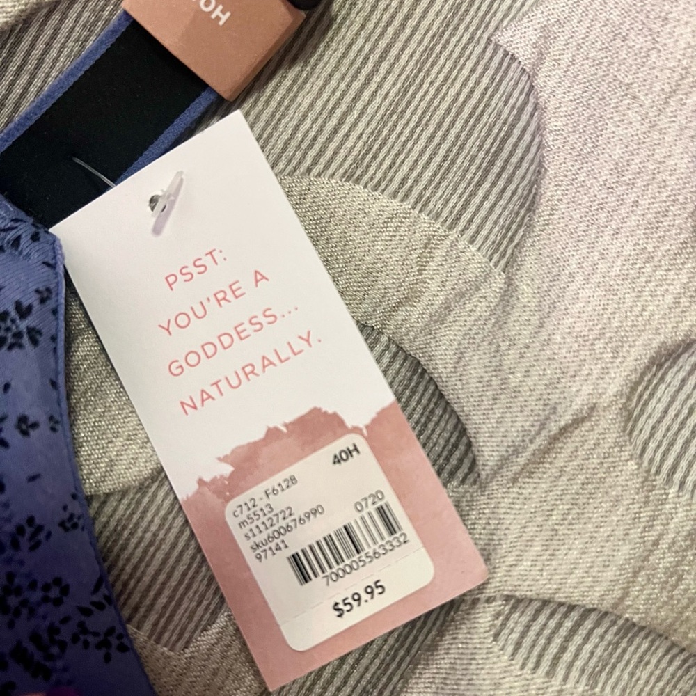Cacique Front Closure Bra - Picture 3 of 4